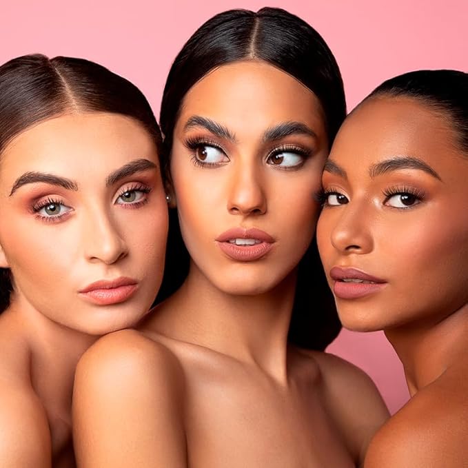 Matte HD Compact Powder Mattifying| Make up| Setting Powder| Pressed Powder | Face Make Up| For Combination Skin|Controls shine on facial skin| Model PKHD