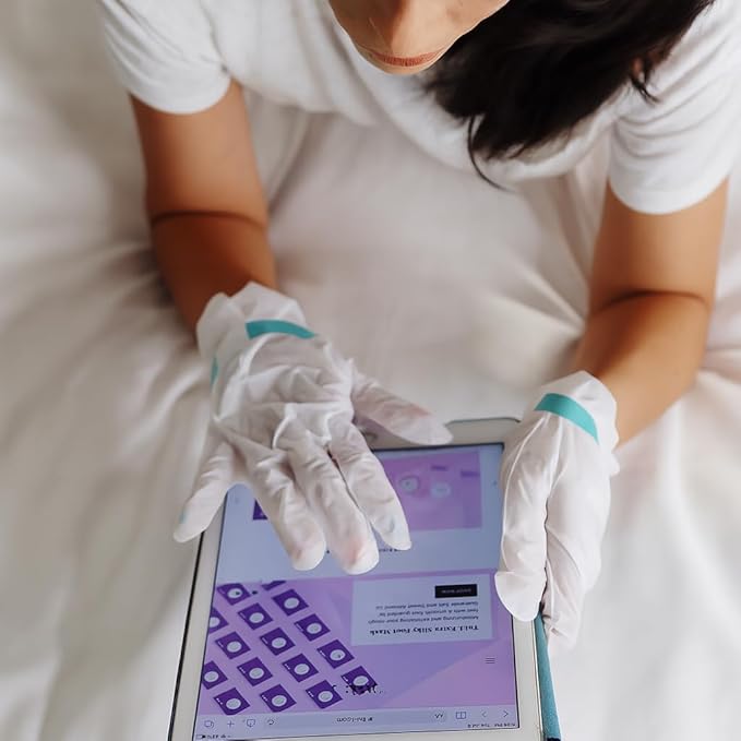 TOI:L Catherine Muller Floral Hand Mask 1 Pair, Moisturizing Gloves for Dry Hands with Elder Flower & CICA, Repairing and Nourishing Hand Care Treatment for Cracked, Rough, and Dry Skin