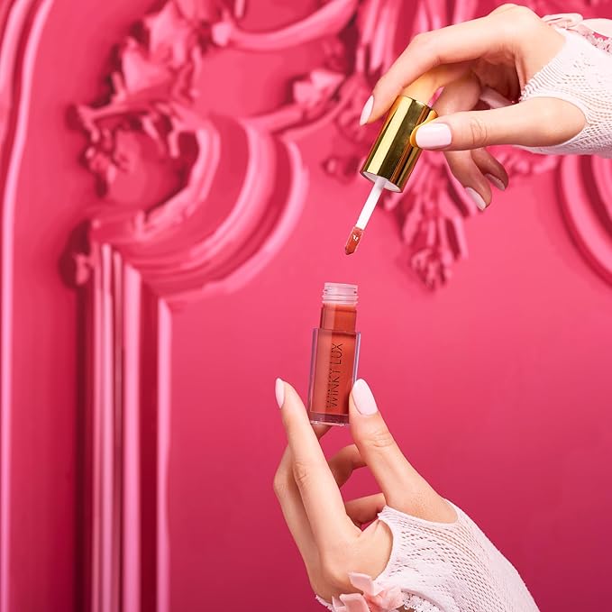 Winky Lux Swoon Very There Lip Oil - Hydrating Nude Brown Tint with Jojoba Oil, Non-Sticky Glossy Lip Oil, Natural Beige Gloss for Juicy Lips & Soft Vanilla Scent