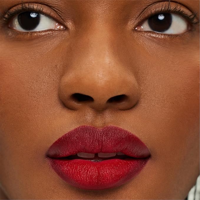 ILIA - Lip Sketch Hydrating Crayon | Hydrate, Plump, Smooth, Strengthen | Long Lasting up to 12-Hours, Bleed-Resistant, Soft-Matte | Barrier-Building, Non-Toxic, Cruelty-Free (Case Study)