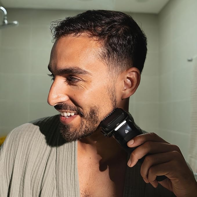MANSCAPED® The Chairman™ PRO Men’s Electric Foil Face Shaver - Two Interchangeable Blade Heads, SkinSafe® Four-Blade Foil & Stubble Trimmer, USB-C Wireless Compatible Charging, Gentle on Neck