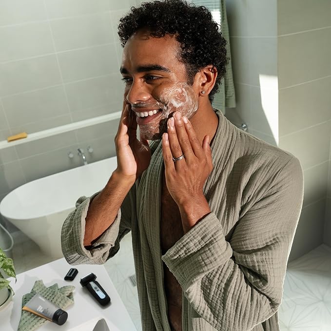 MANSCAPED® The Chairman™ PRO Package - Men’s Electric Face Shaver with Two Interchangeable Blades, SkinSafe® Four-Blade Foil & Stubble Trimmer, Power Shave Gel, Face Shave Soother Aftershave