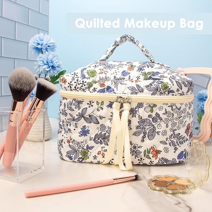 PAZIMIIK Quilted Makeup Bag Large Travel Zipper Soft Cosmetic Case for Women Girls Make Up,Leaf White