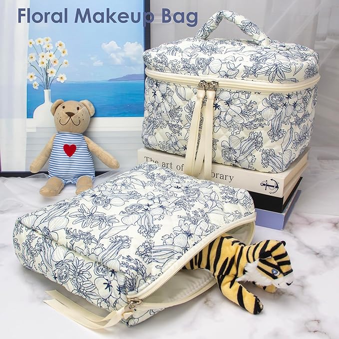 PAZIMIIK Quilted Makeup Bag Large Travel Zipper Soft Cosmetic Case for Women Girls Make Up,Flower White